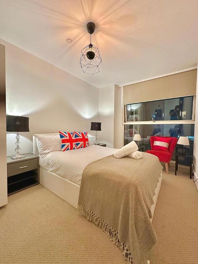 Large Flat In Tower Bridge F3 *